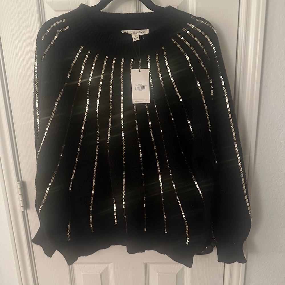 Vine & Love Black Top with Gold Sequins Womens Large